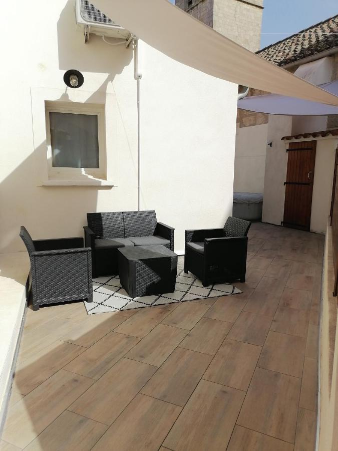 Les toucans sous le clocher. Appartement, terrasse et spa. Béziers Extérieur photo